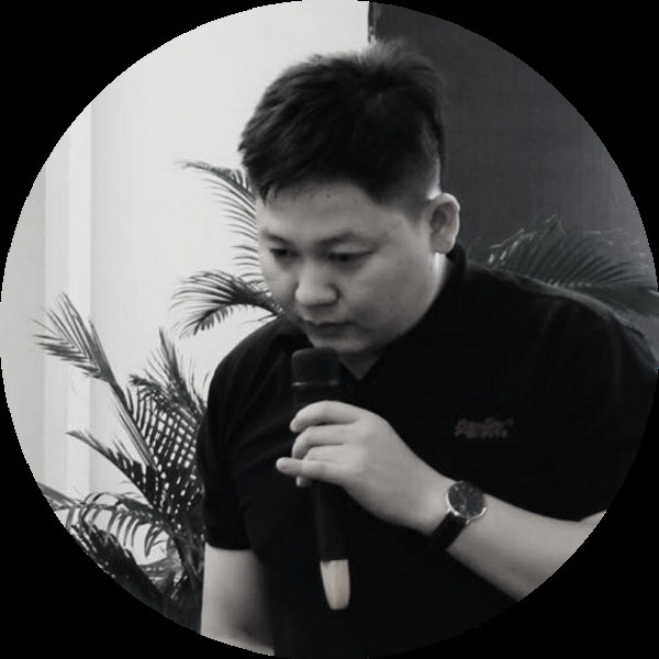 Hoàng Ngọc Duy — founder BlenderVN, đứng lớp đào tạo Blender